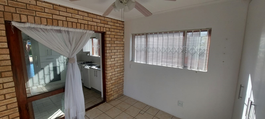 4 Bedroom Property for Sale in Wavecrest Eastern Cape